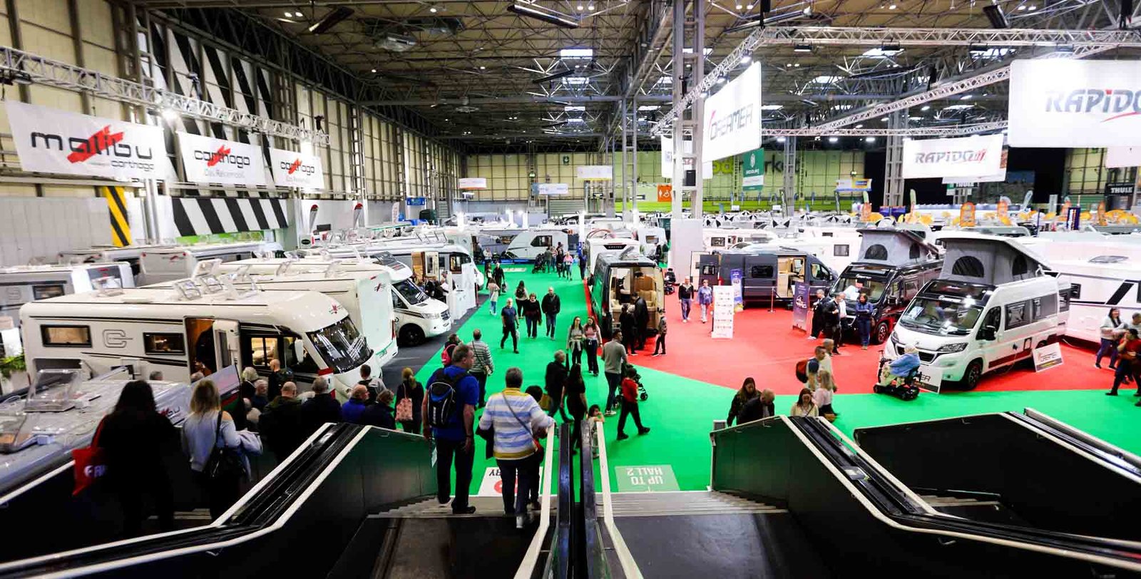 Représentation sur les salons caravaning en Europe — Plus Près de Chez Vous
